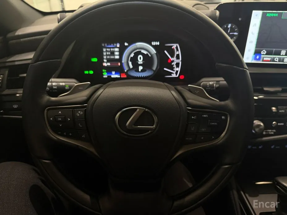 Фото 11 - Lexus ES