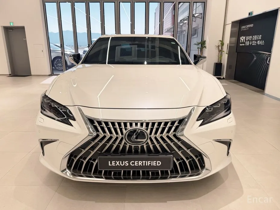 Фото 3 - Lexus ES
