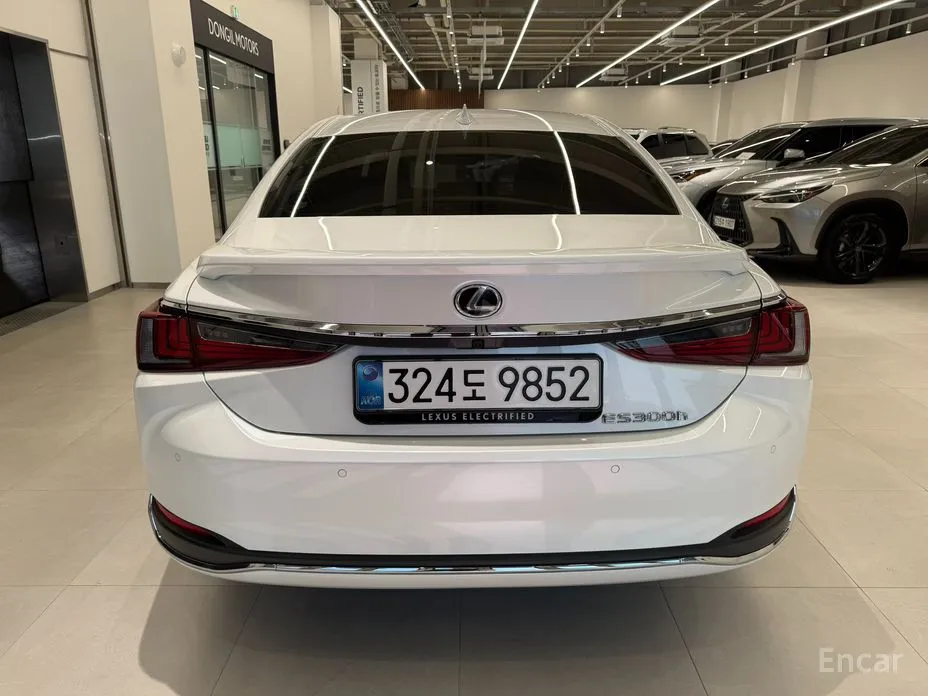 Фото 4 - Lexus ES