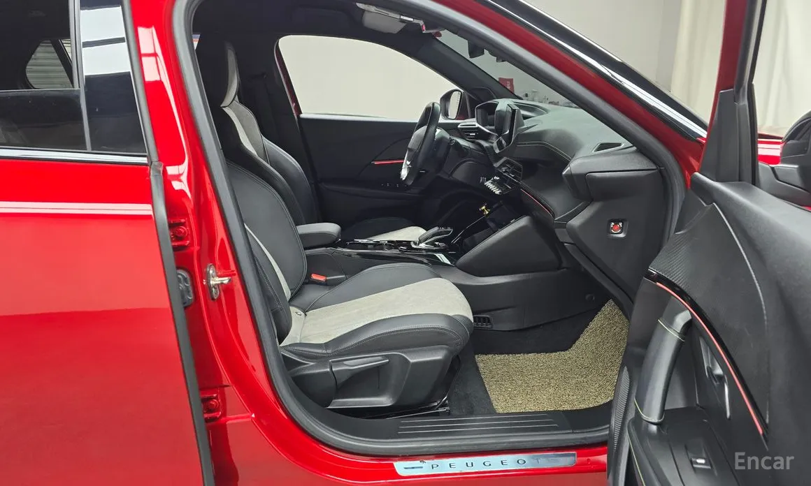 Фото 11 - Peugeot 2008