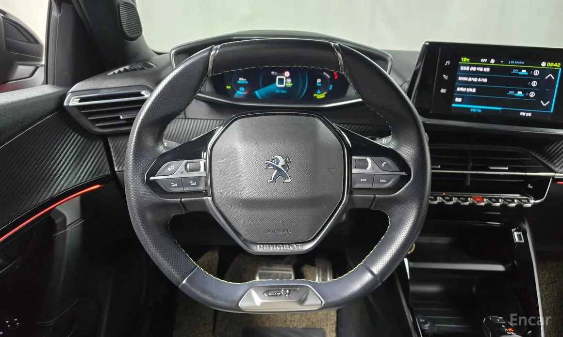 Фото 13 - Peugeot 2008