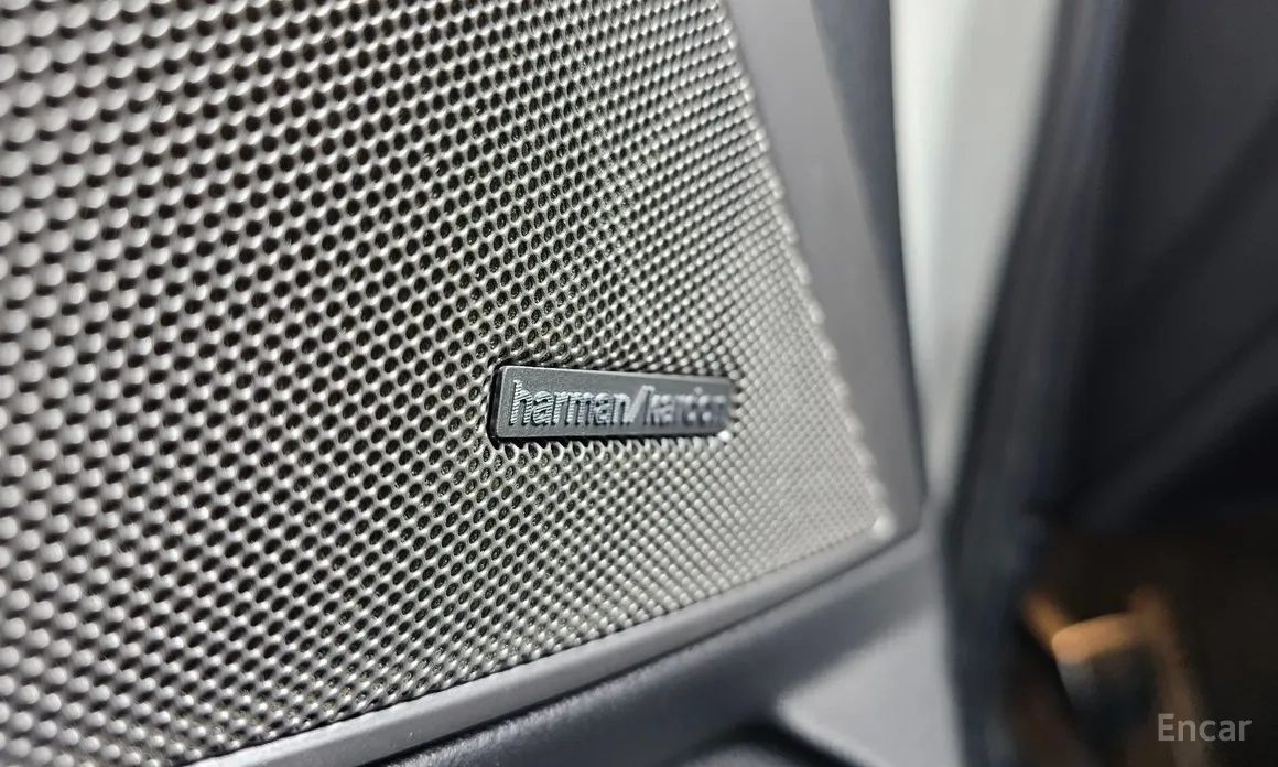 Photo 18 - BMW 3 Series