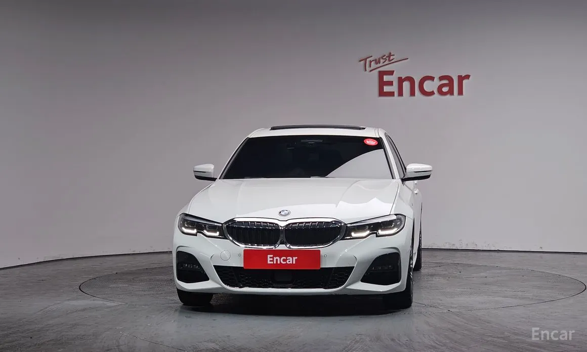 Photo 3 - BMW 3 Series