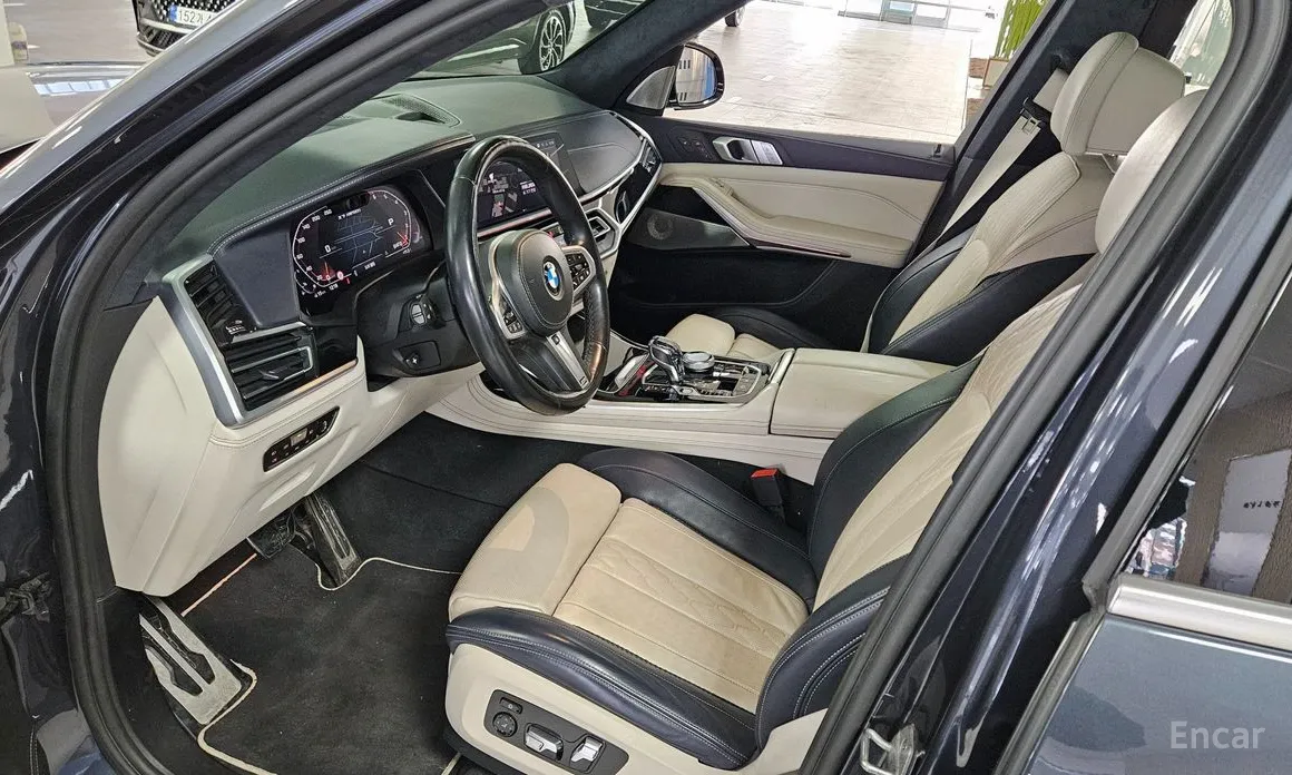 Фото 11 - BMW X7