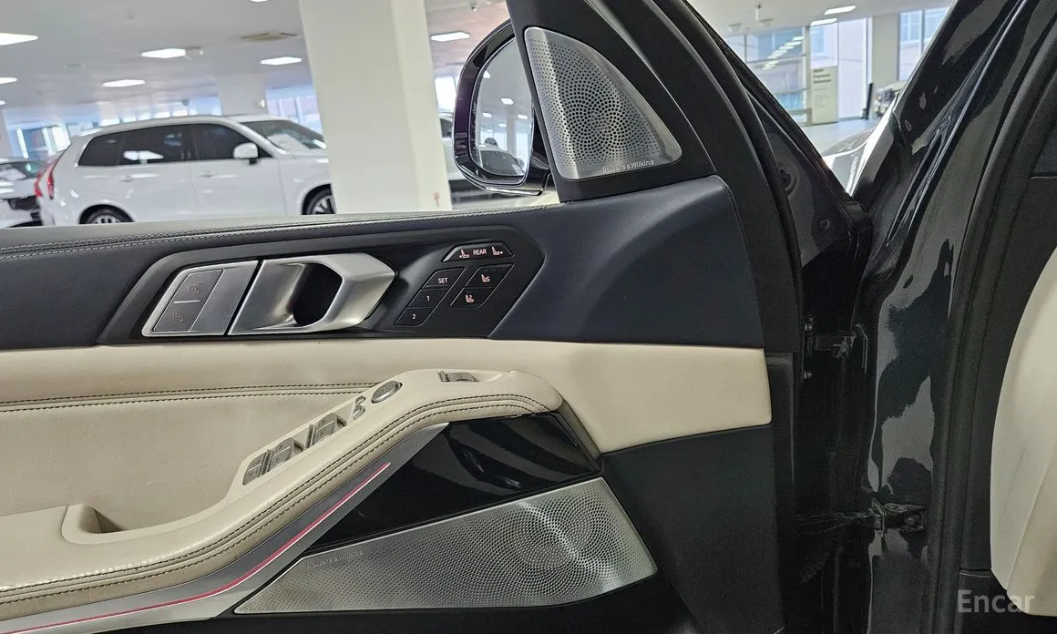 Фото 12 - BMW X7