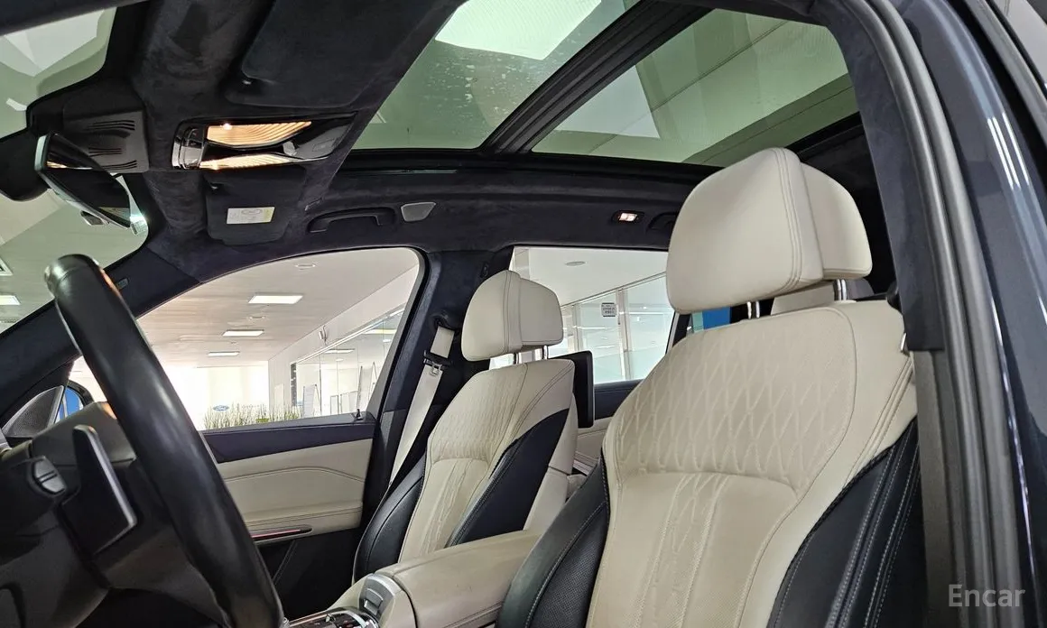 Фото 19 - BMW X7