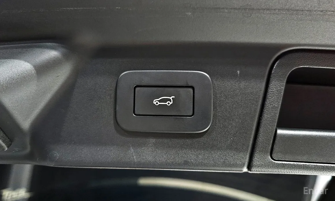 Фото 18 - Land Rover Range Rover Velar