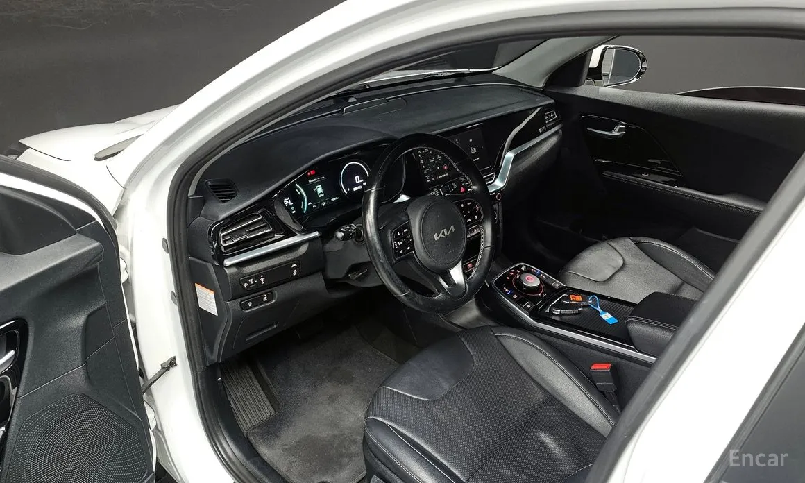 Фото 11 - Kia Niro