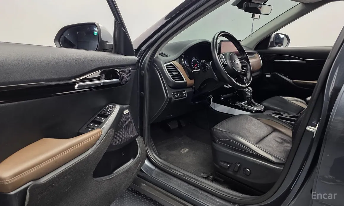 Фото 10 - Kia Seltos