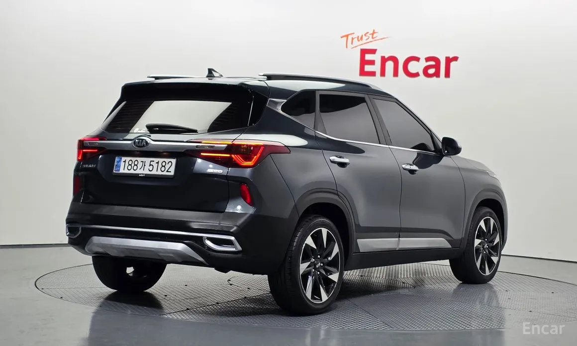 Фото 2 - Kia Seltos