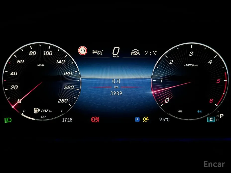 Фото 10 - Mercedes-Benz G-Class