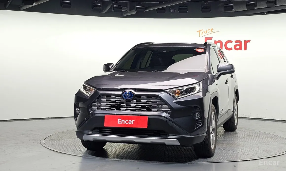 Фото 3 - Toyota RAV4