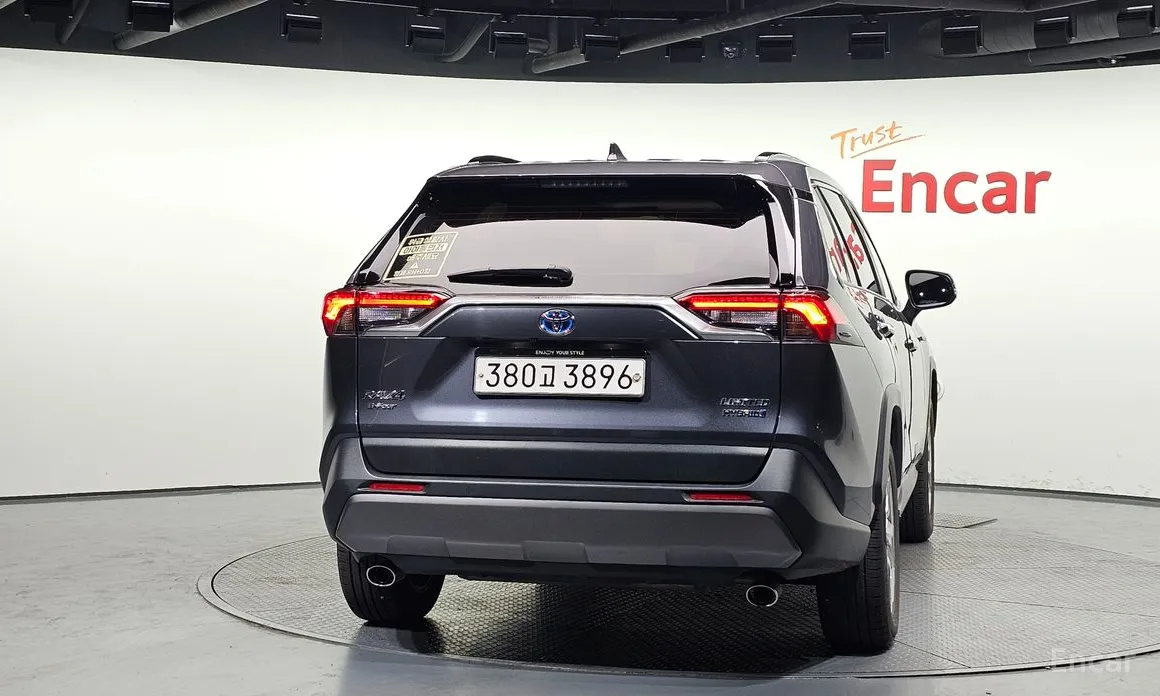 Фото 4 - Toyota RAV4