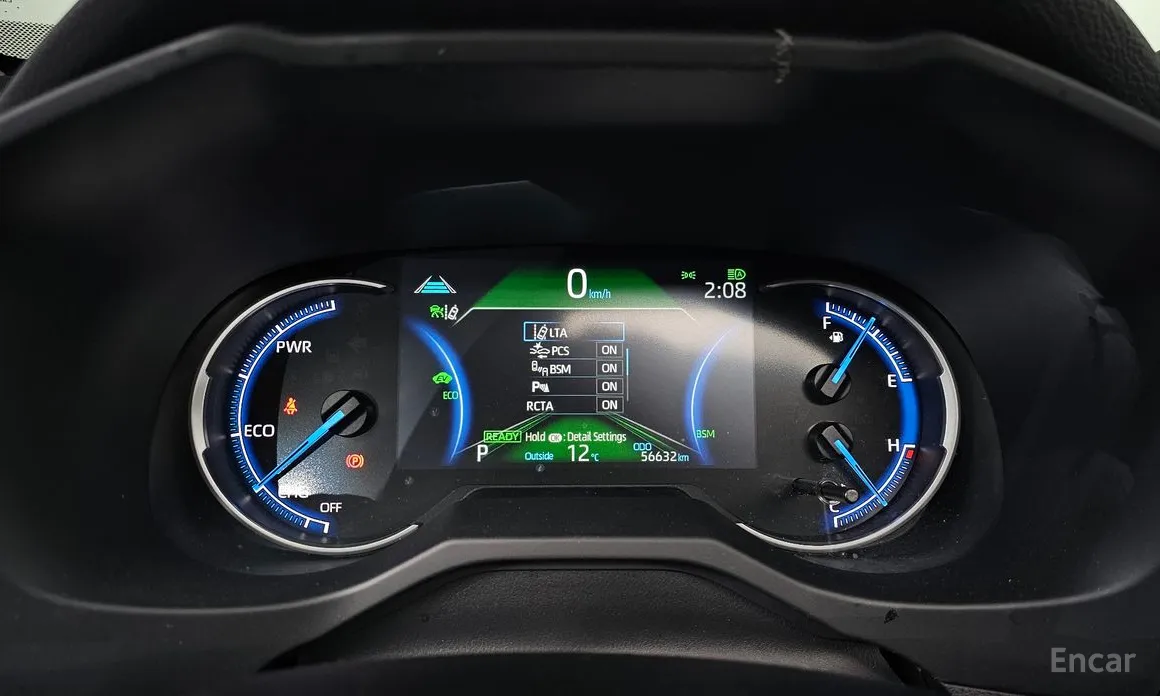 Фото 8 - Toyota RAV4