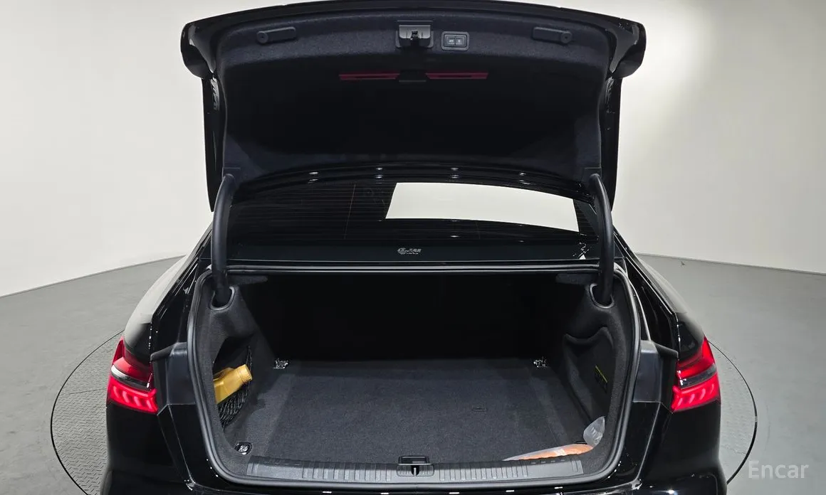 Фото 20 - Audi A6