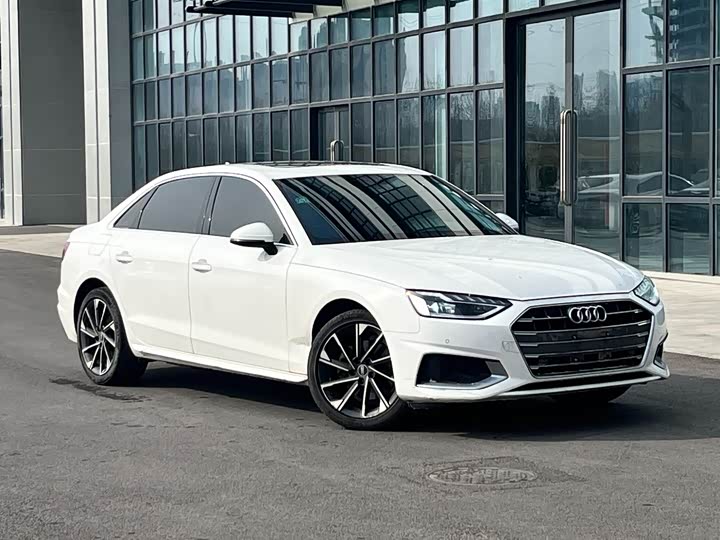 Фото 3 - Audi A4L