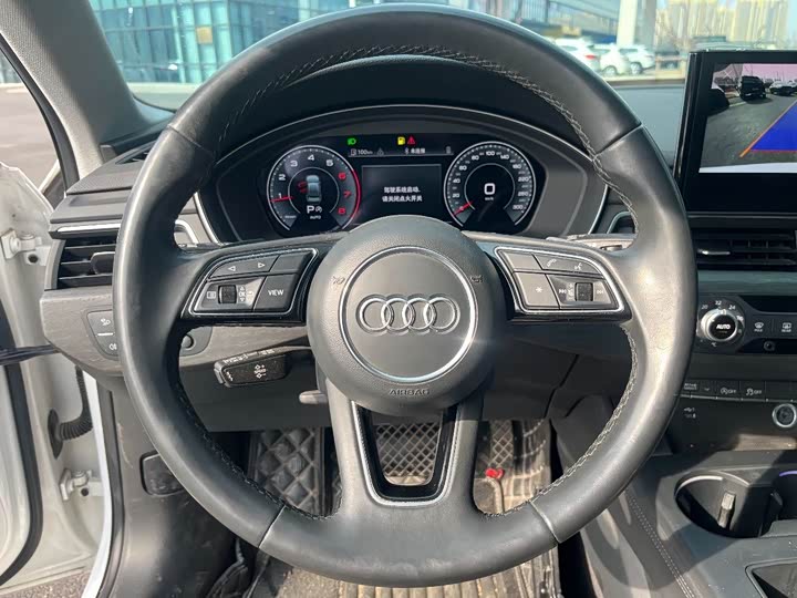 Фото 9 - Audi A4L