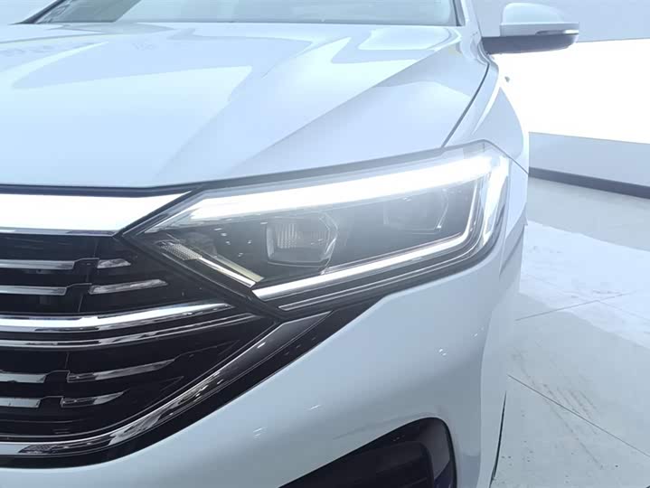 Фото 5 - Volkswagen Sagitar L