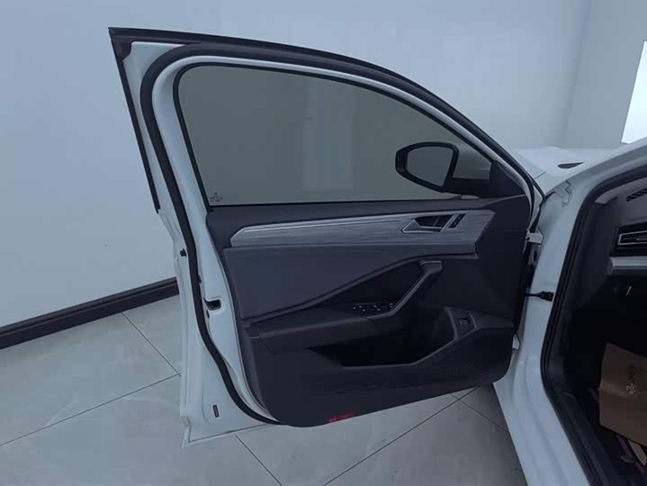 Фото 7 - Volkswagen Sagitar L