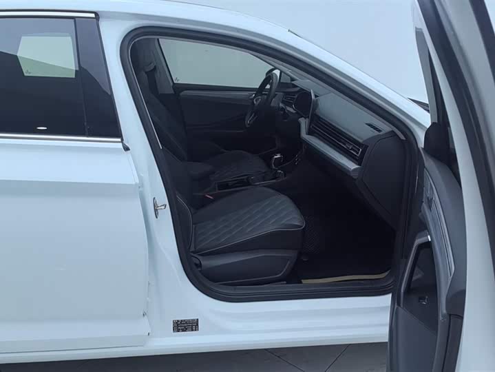 Фото 8 - Volkswagen Sagitar L