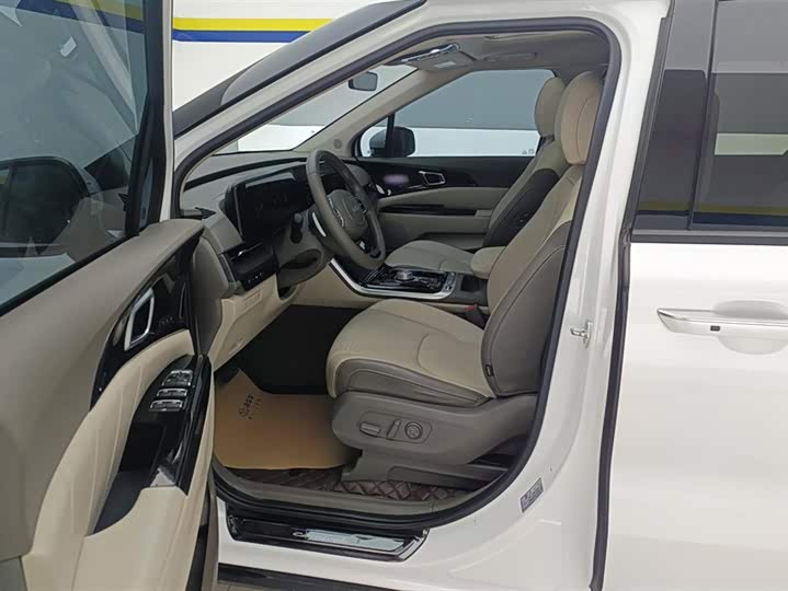 Фото 9 - Kia Carnival