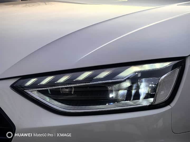 Фото 8 - Audi A4L