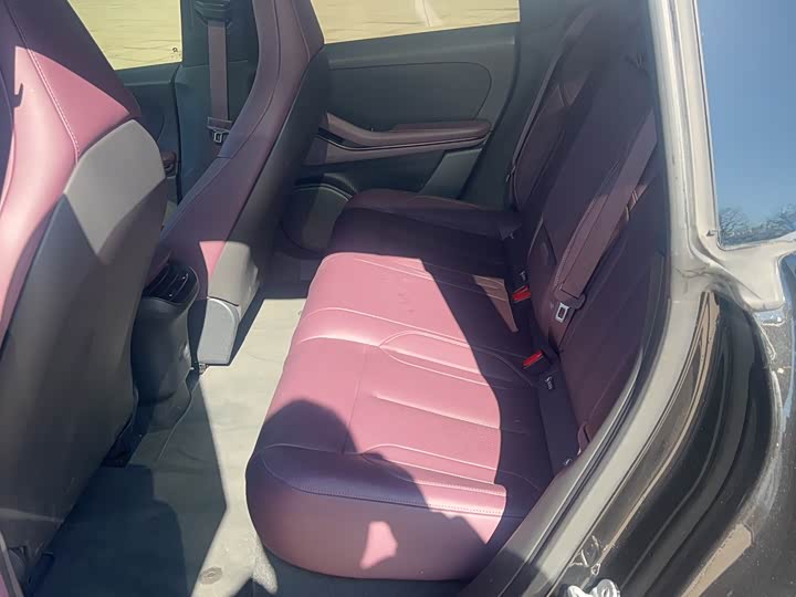 Фото 7 - Nio ET5T