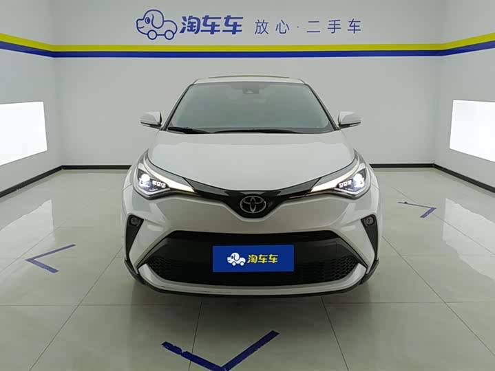 Фото 2 - Toyota C-HR