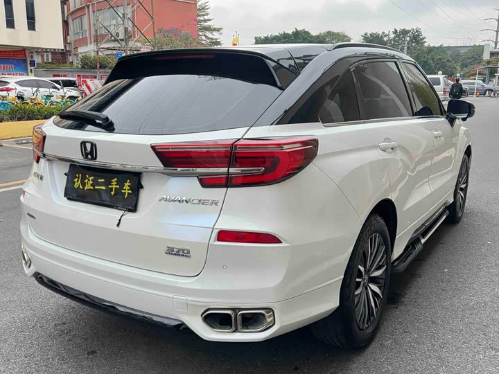 Фото 8 - Honda Avancier