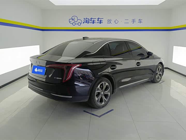 Фото 3 - Hongqi E-QM5