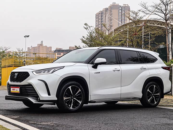 Фото 1 - Toyota Crown Kluger