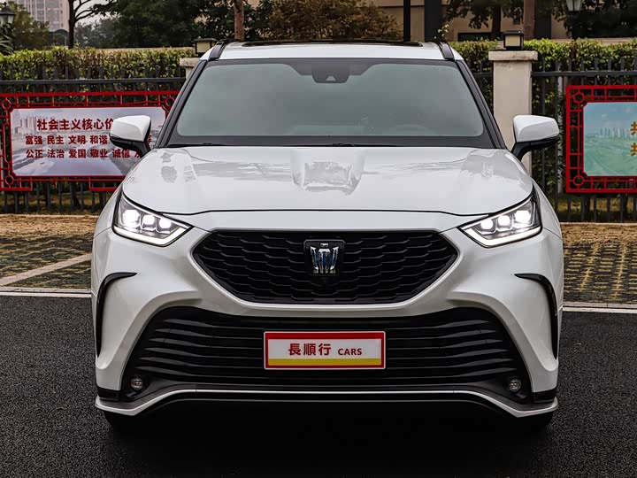 Фото 2 - Toyota Crown Kluger