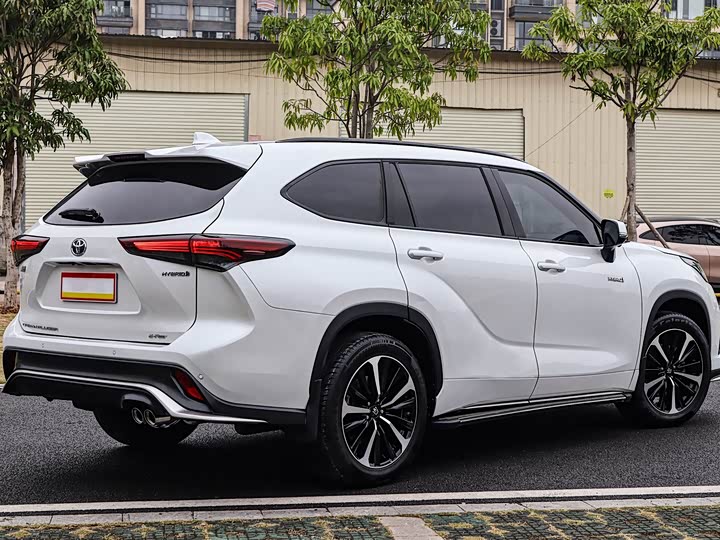 Фото 5 - Toyota Crown Kluger