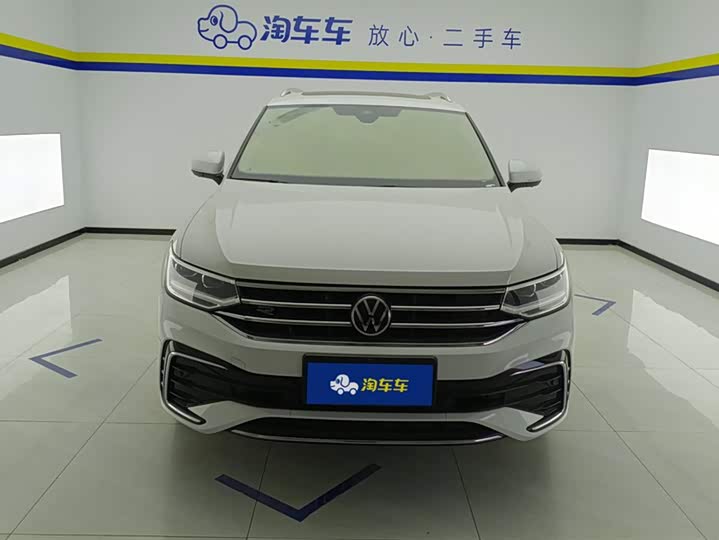 Фото 2 - Volkswagen Tiguan L Pro