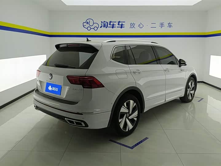 Фото 3 - Volkswagen Tiguan L Pro