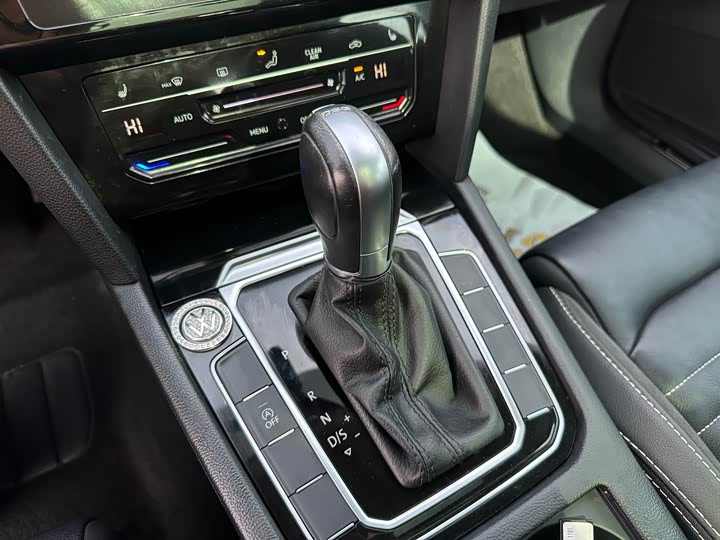 Фото 7 - Volkswagen Magotan