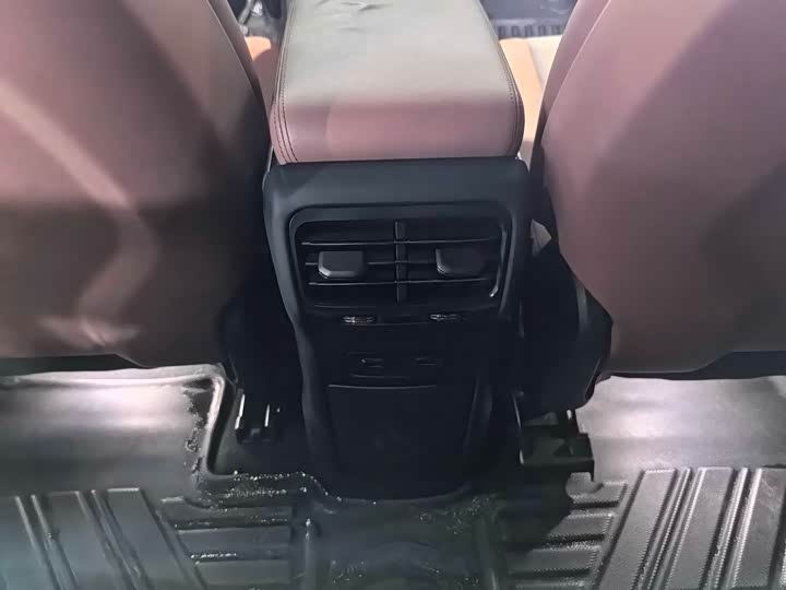 Фото 9 - Nio EC6