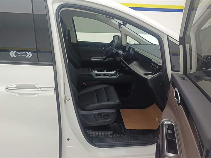 Фото 8 - GAC Trumpchi E8