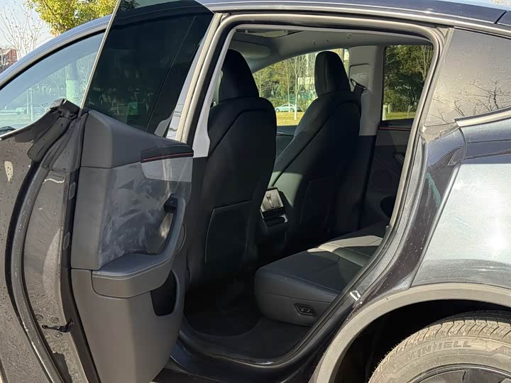 Фото 9 - Tesla Model Y