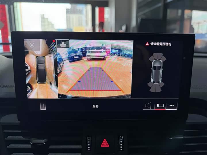 Фото 5 - Audi Q5L