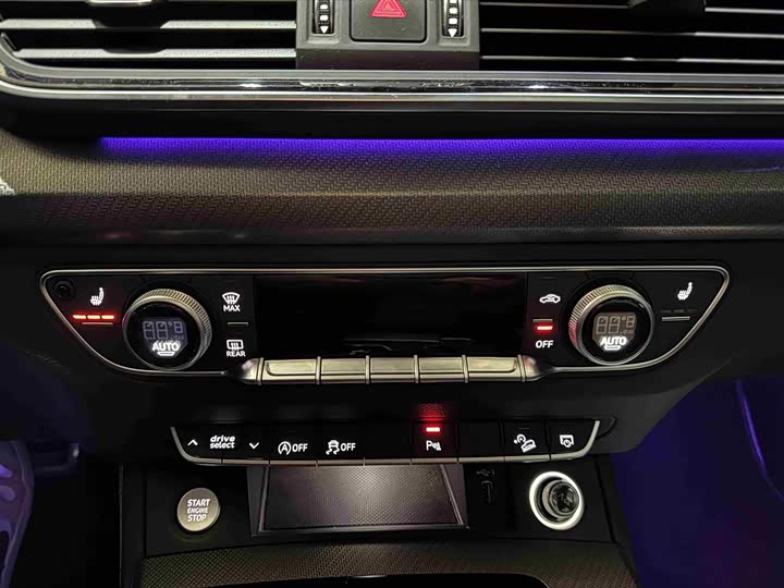 Фото 6 - Audi Q5L