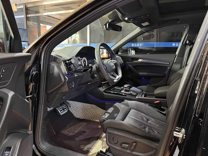 Фото 7 - Audi Q5L