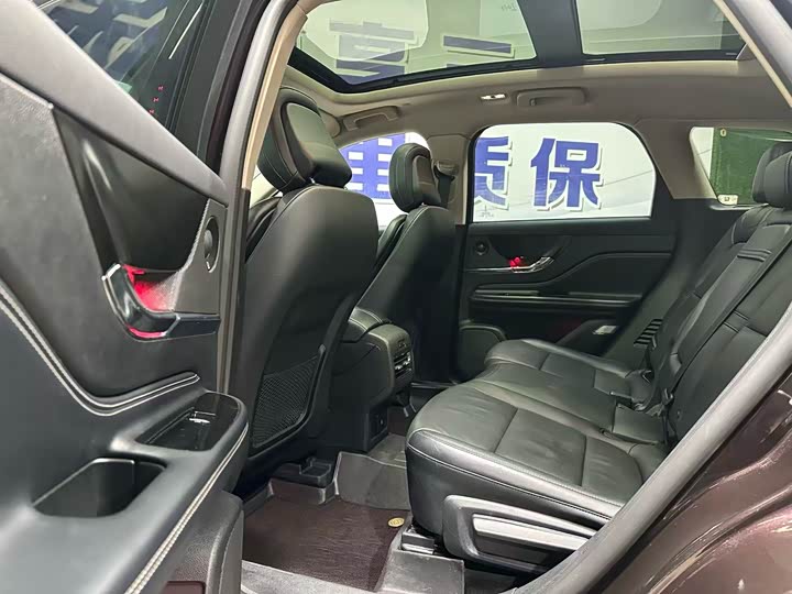 Фото 8 - Lincoln Corsair