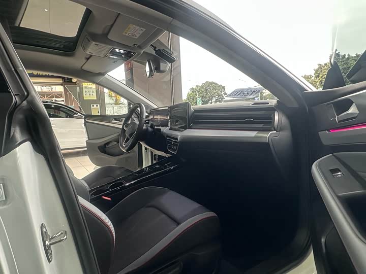 Photo 6 - Volkswagen Lamando L