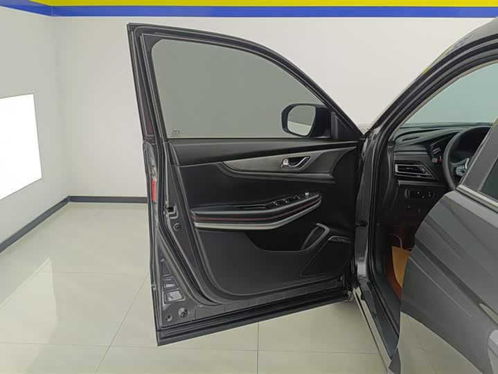 Фото 7 - Changan CS75