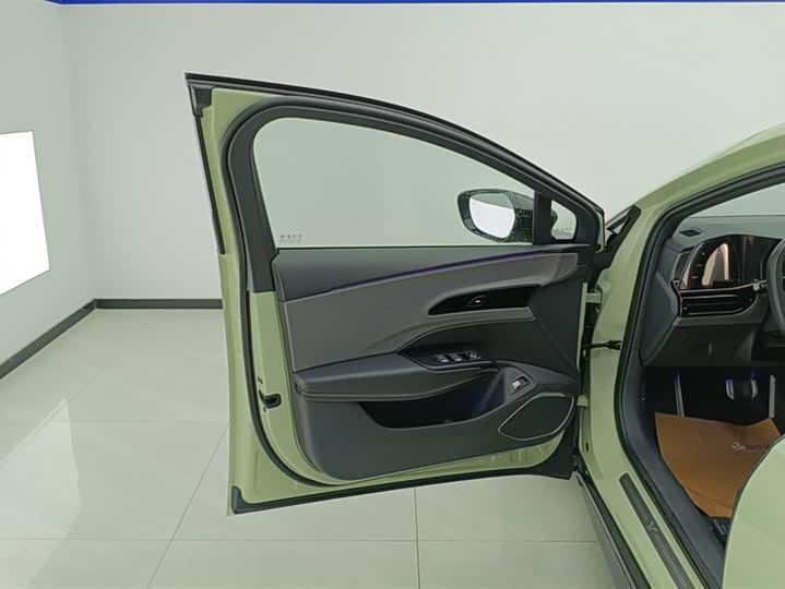 Фото 7 - Hongqi EH7