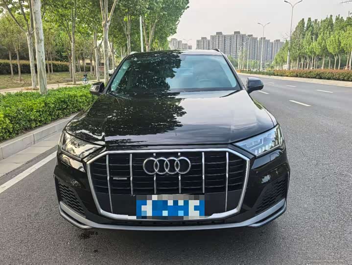 Фото 2 - Audi Q7