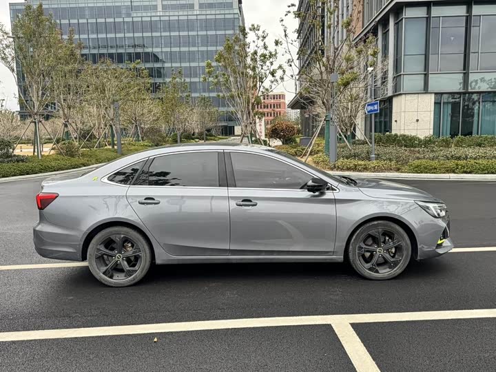 Фото 8 - Roewe i6 Max EV