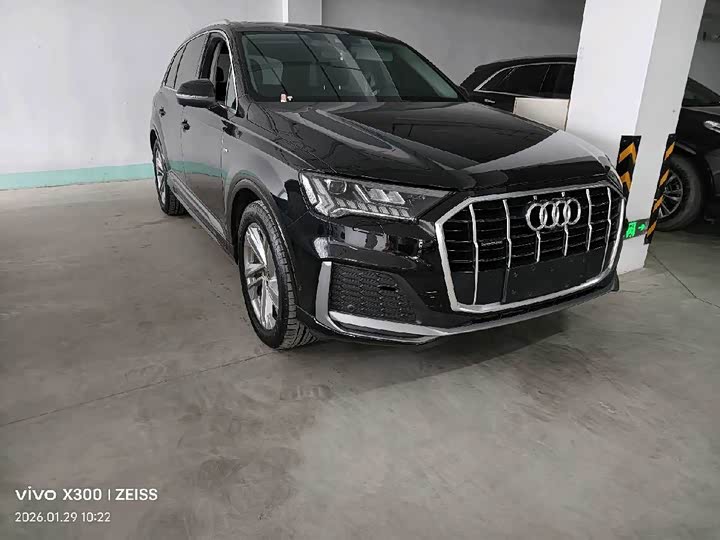 Фото 3 - Audi Q7