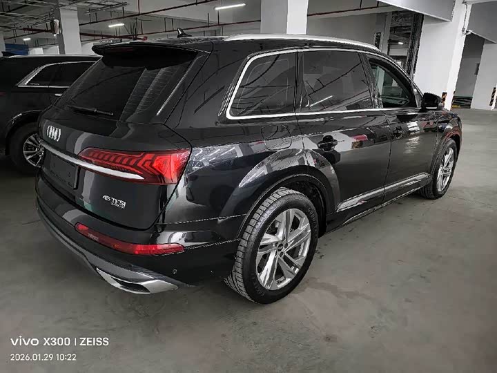 Фото 5 - Audi Q7